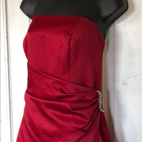 David’s Bridal Red silk Dress - Picture 2 of 8